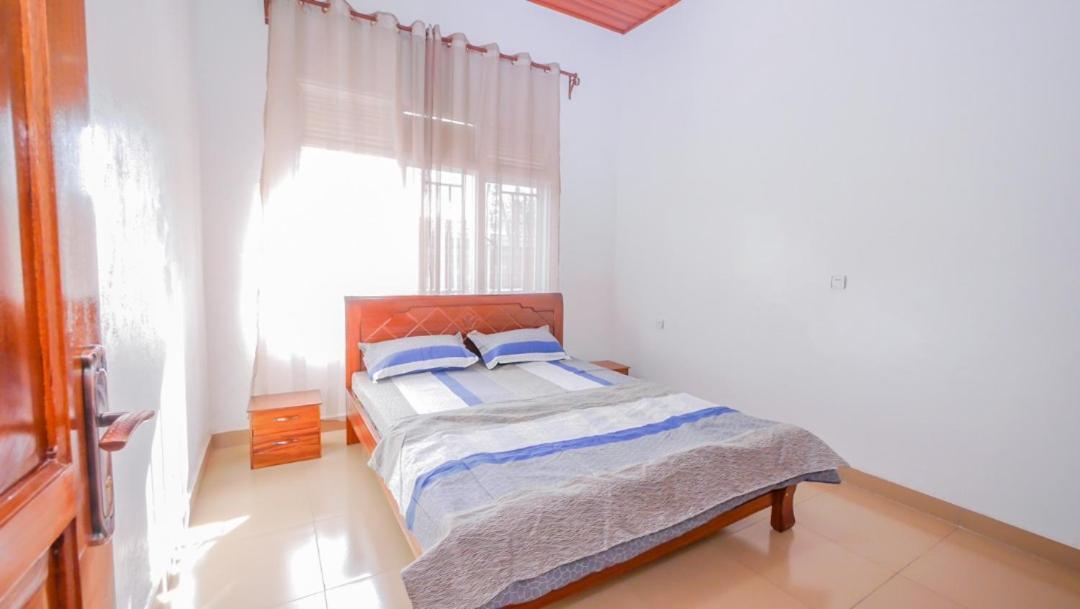 Da Vinci House Bed & Breakfast Кигали Екстериор снимка